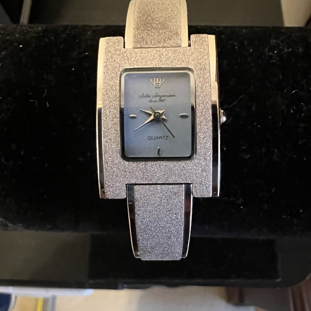 Jules Jurgenson Vintage Woman’s Bracelet Quartz watch - Picture 3 of 6